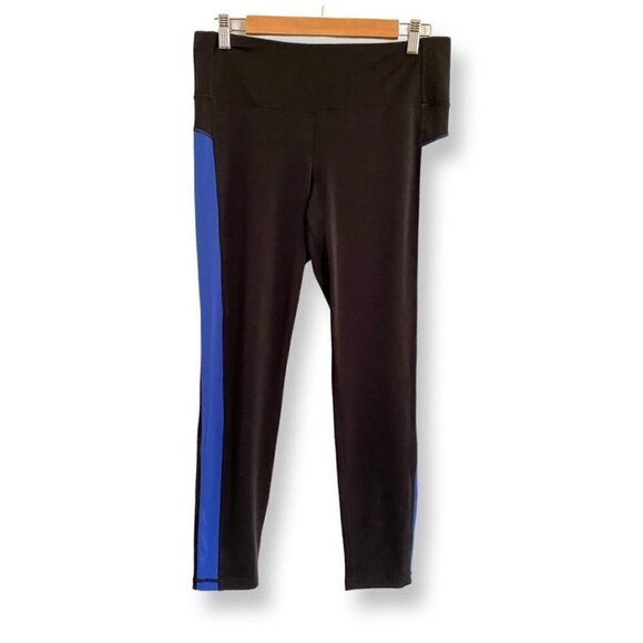 Amazon Essentials Women’s Performance Mid-Rise 7/8 Length Legging. Size Medium - Picture 2 of 7